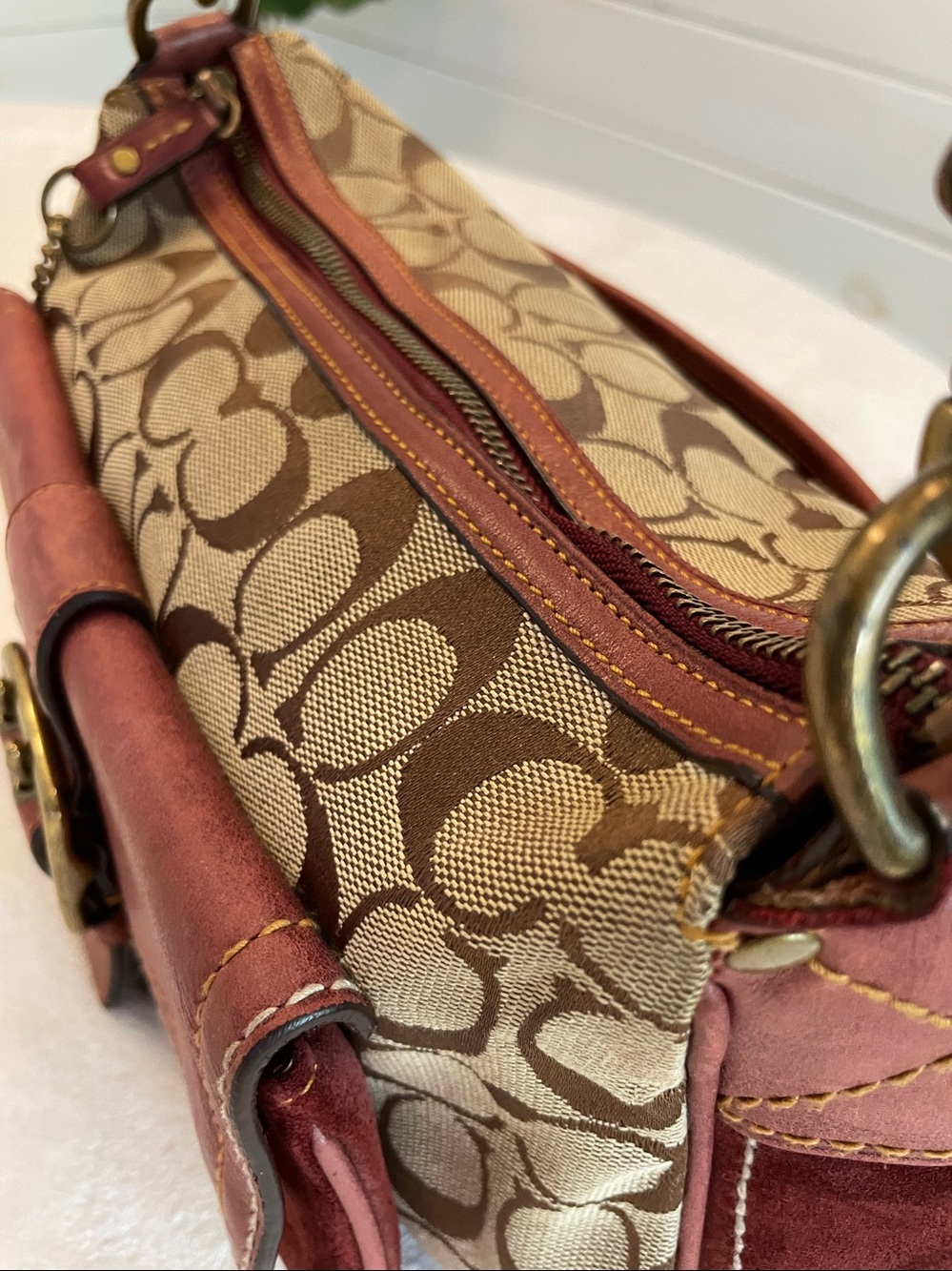 Coach Special Edition Fall 2004 Monogram Shoulder Style #7063 Burgundy Suede - Picture 10 of 17